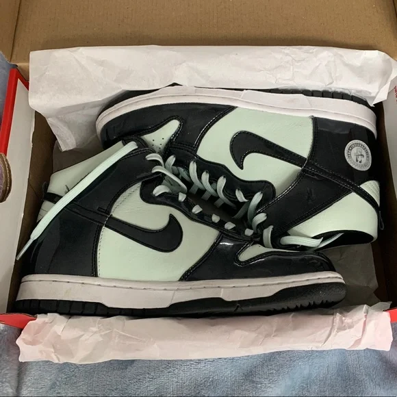 Nike "Barely Green" Dunk Highs (2021) - Picture 4 of 4